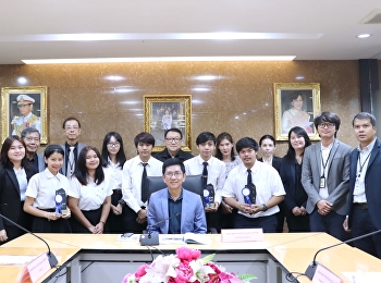 นักศึกษาที่ได้รับรางวัลเข้าพบท่านอธิการบดีฯ